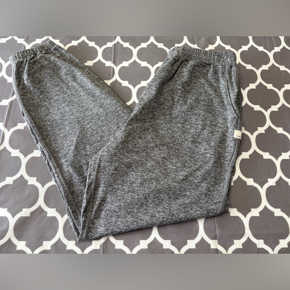 VUORI Women’s Boyfriend Joggers - Picture 2 of 8
